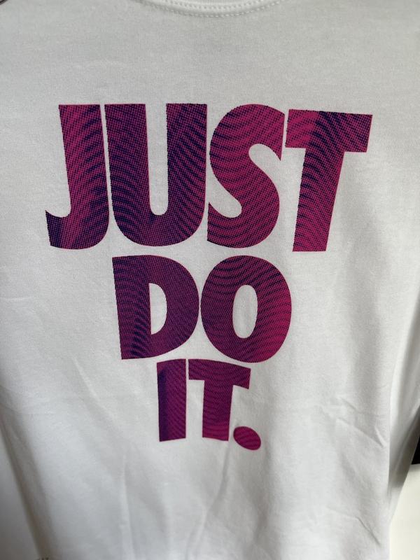 Image de Nike -  T-Shirt de tennis Just Do It disponible sur ekwip