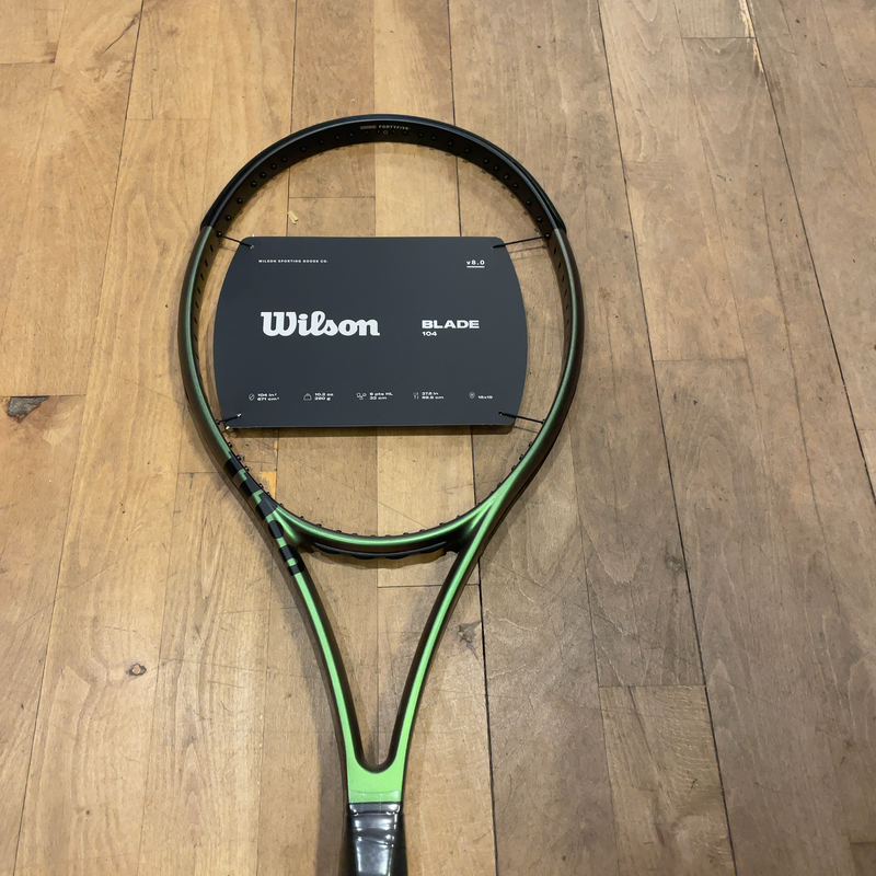 Image de Wilson - Raquettes de Tennis Blade 104 V8 disponible sur ekwip