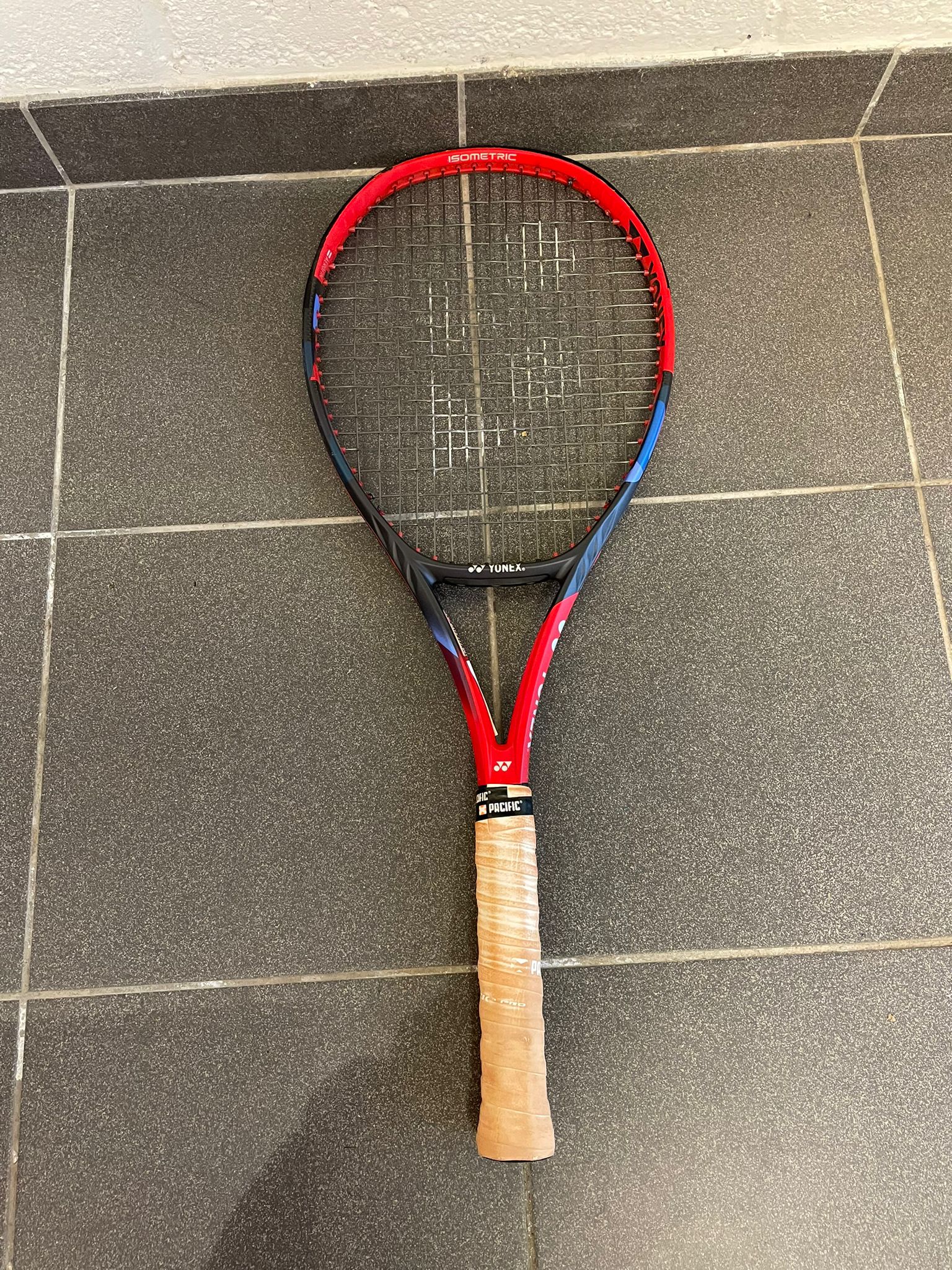 Yonex - Raquette de Tennis VCore 98 Rouge