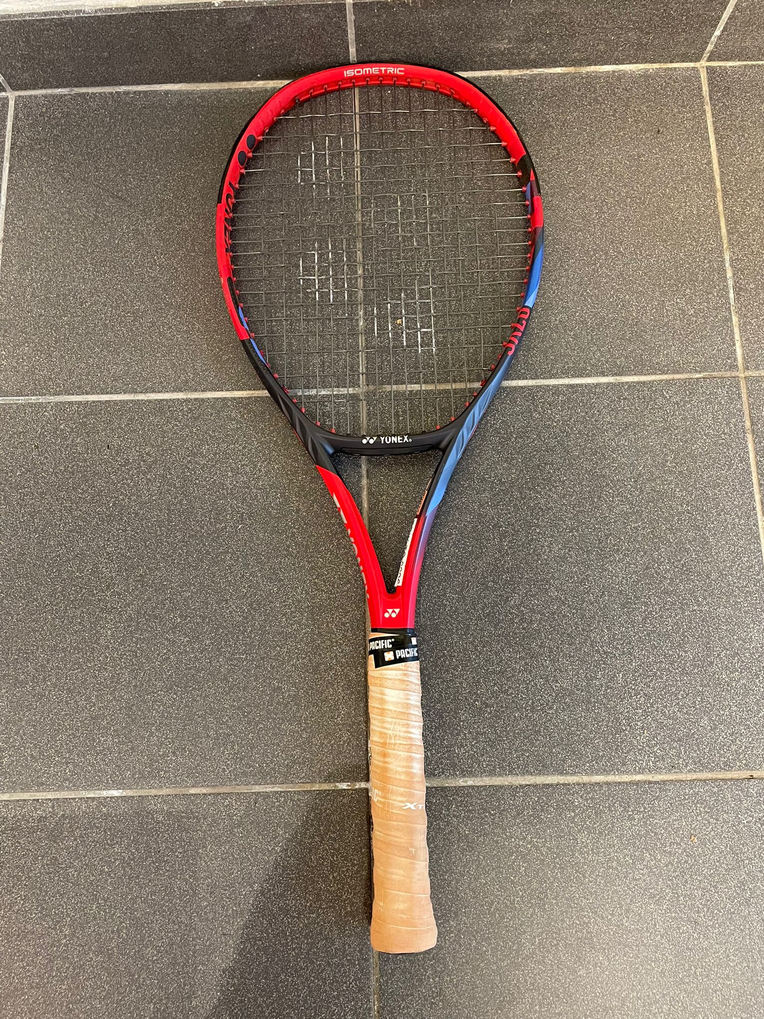 Yonex - Raquette de Tennis VCore 98 Rouge